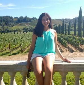 Meet your Posher, Camila